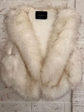 AKIRA Chicago Black Label Faux Fur Vest Ivory Cream Double Clasp Closure Size M